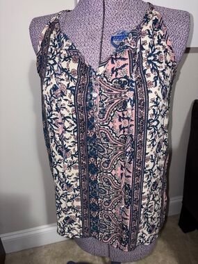 Olive & Oak Sleeveless Paisley Sleeveless Top
